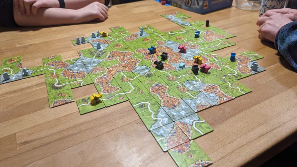 Carcassonne im Nebel - miteinander gegen den Nebel. Ein kooperatives Spiel das Teamgeist erfordert!